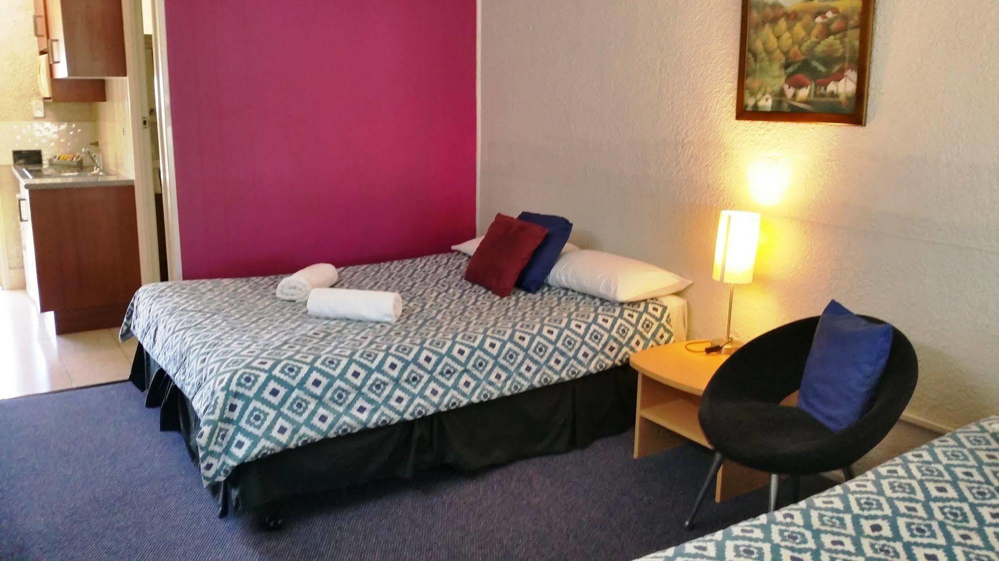 Bundaberg Coral Villa Motor Inn Экстерьер фото