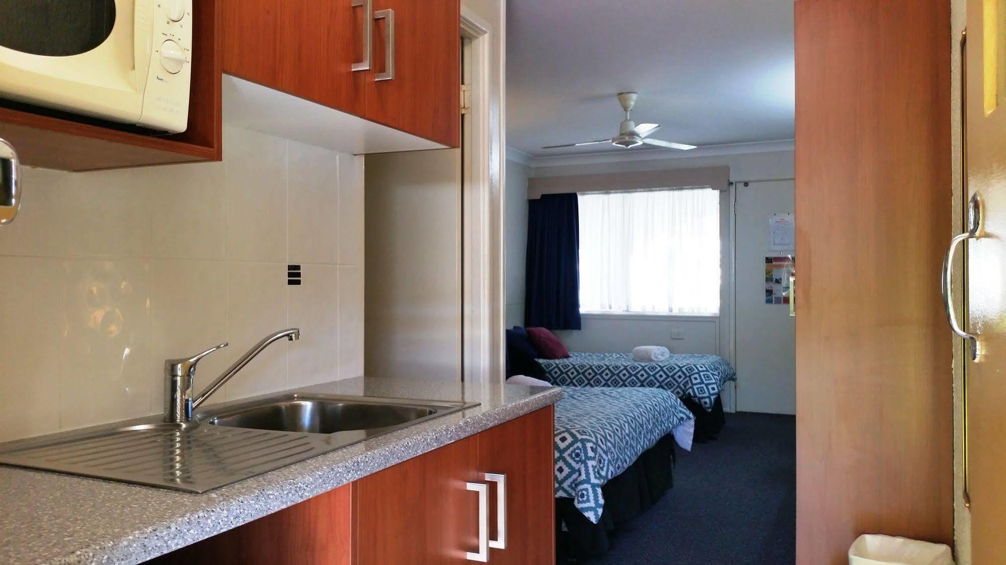 Bundaberg Coral Villa Motor Inn Экстерьер фото