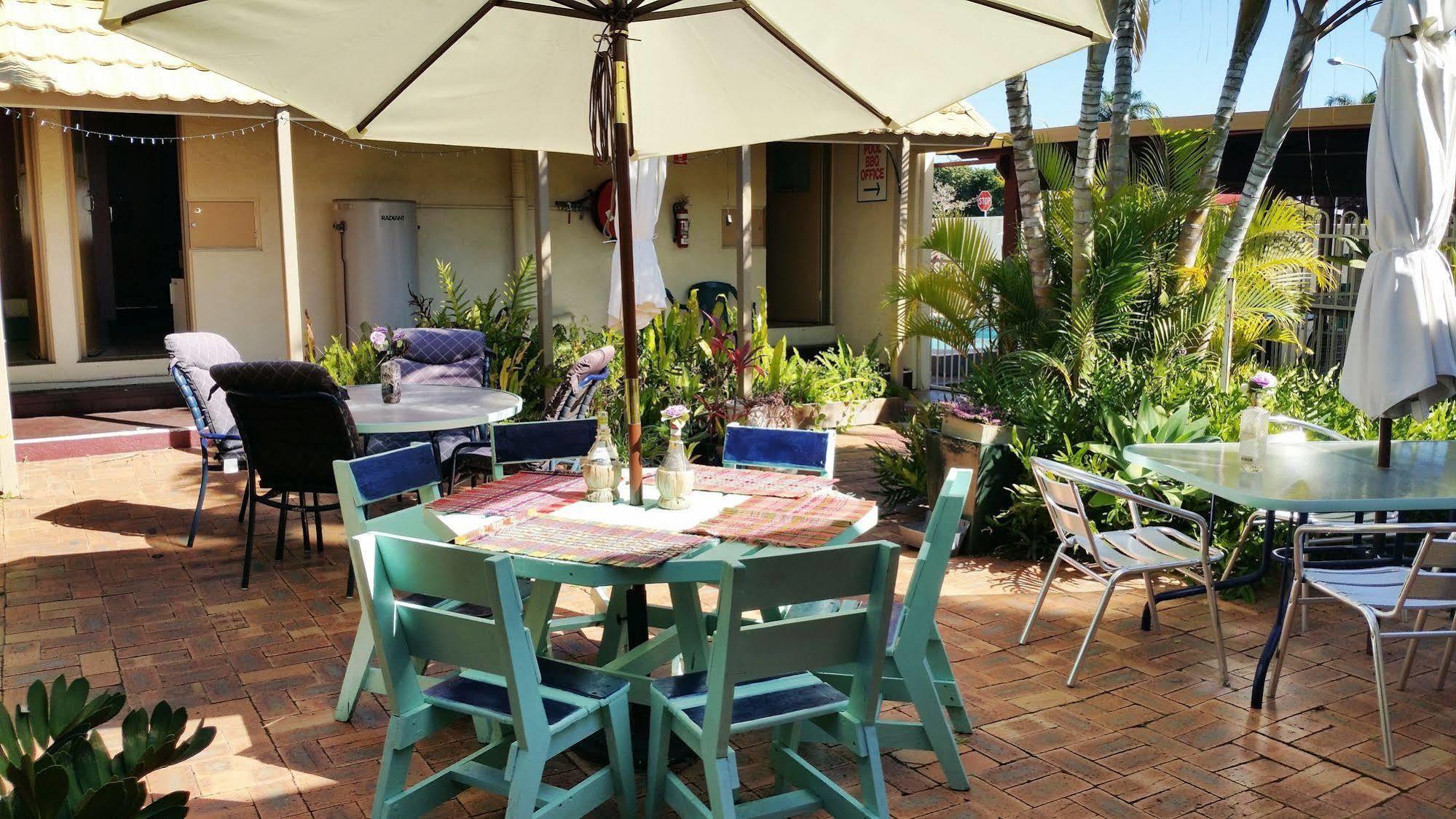 Bundaberg Coral Villa Motor Inn Экстерьер фото